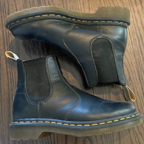 Dr. Martens Vegan 2976 Unisex Chelsea Boots - Picture 2 of 10
